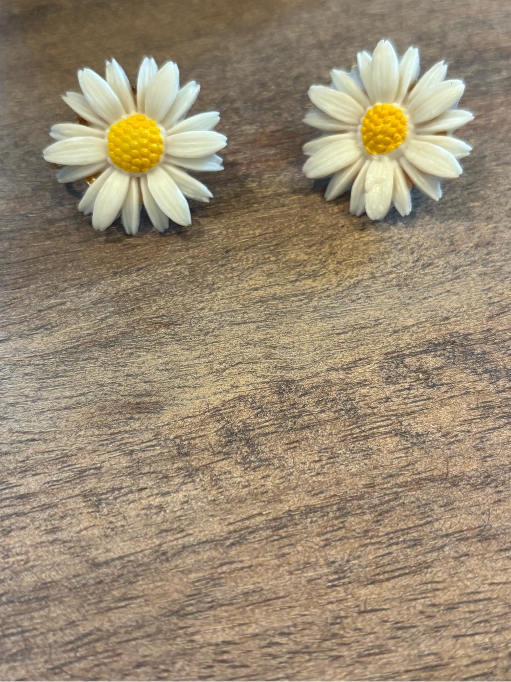 Vintage Sarah Coventry White Daisy Flower Necklace and clip on earrings - Picture 10 of 12